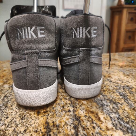 Nike SB Blazer Mid Sneakers Grey Size 10 ID 864349-006